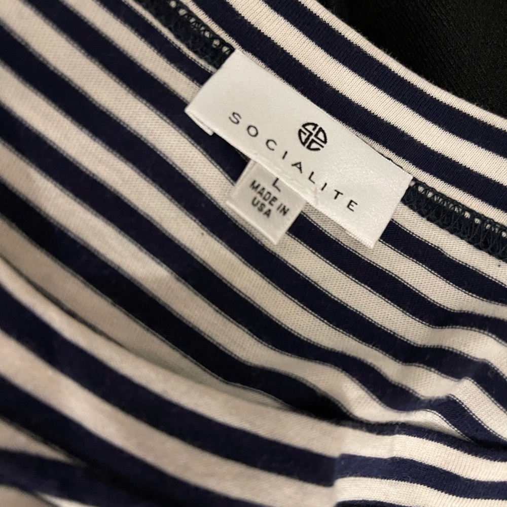 Socialite Stripe Cut-Out Dress - Picture 4 of 5